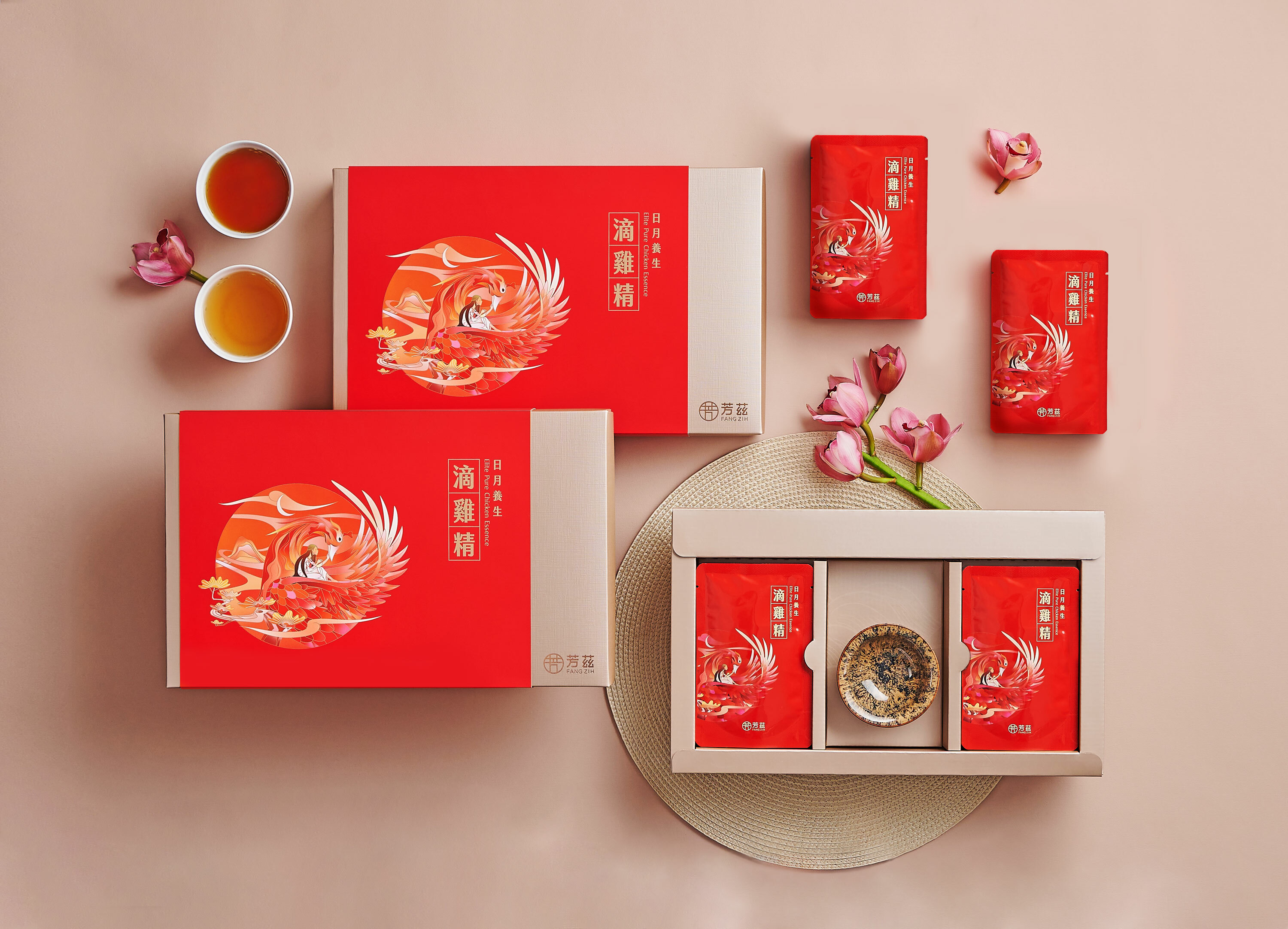 怎麼準備禮物才好呢 ? 俗話說 : 禮多人不怪 ! 帶上一份健康、誠意滿滿的人氣「日月養生滴雞精」禮盒，內含人氣日月養生滴雞精，還有一只匠人手工打造「天目釉品茗杯」。最經典、熱銷的品項，絕對包親戚滿意