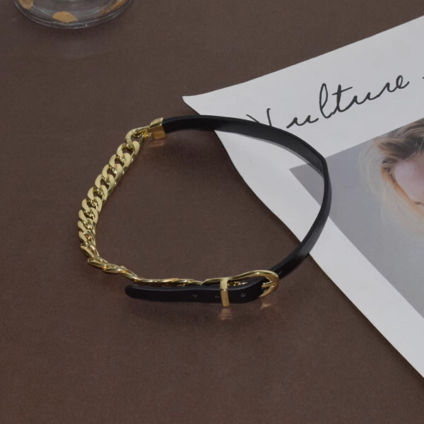 Chain belt buckle short clavicle chain