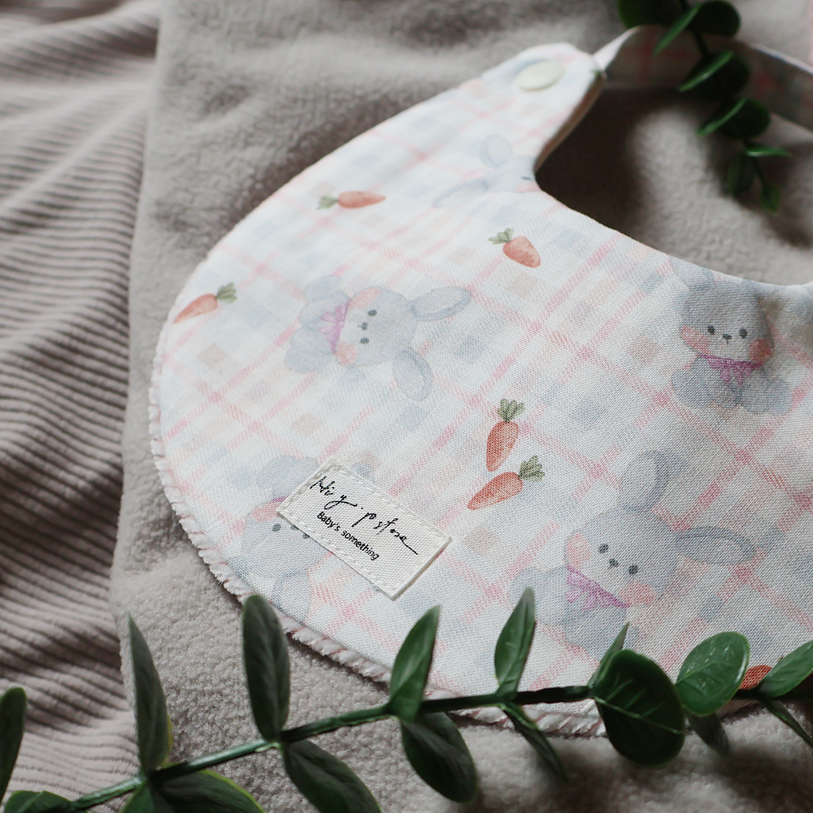 Hi Y.P store-手作圍兜-格紋小兔-紫藍色