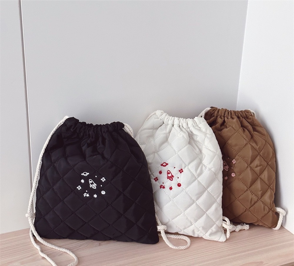 外出抽繩口袋菱格後背包｜3 colors