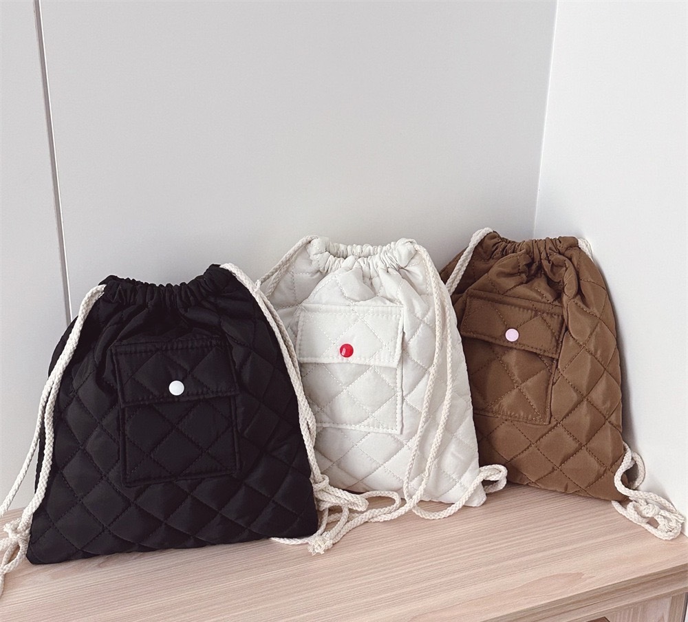 外出抽繩口袋菱格後背包｜3 colors