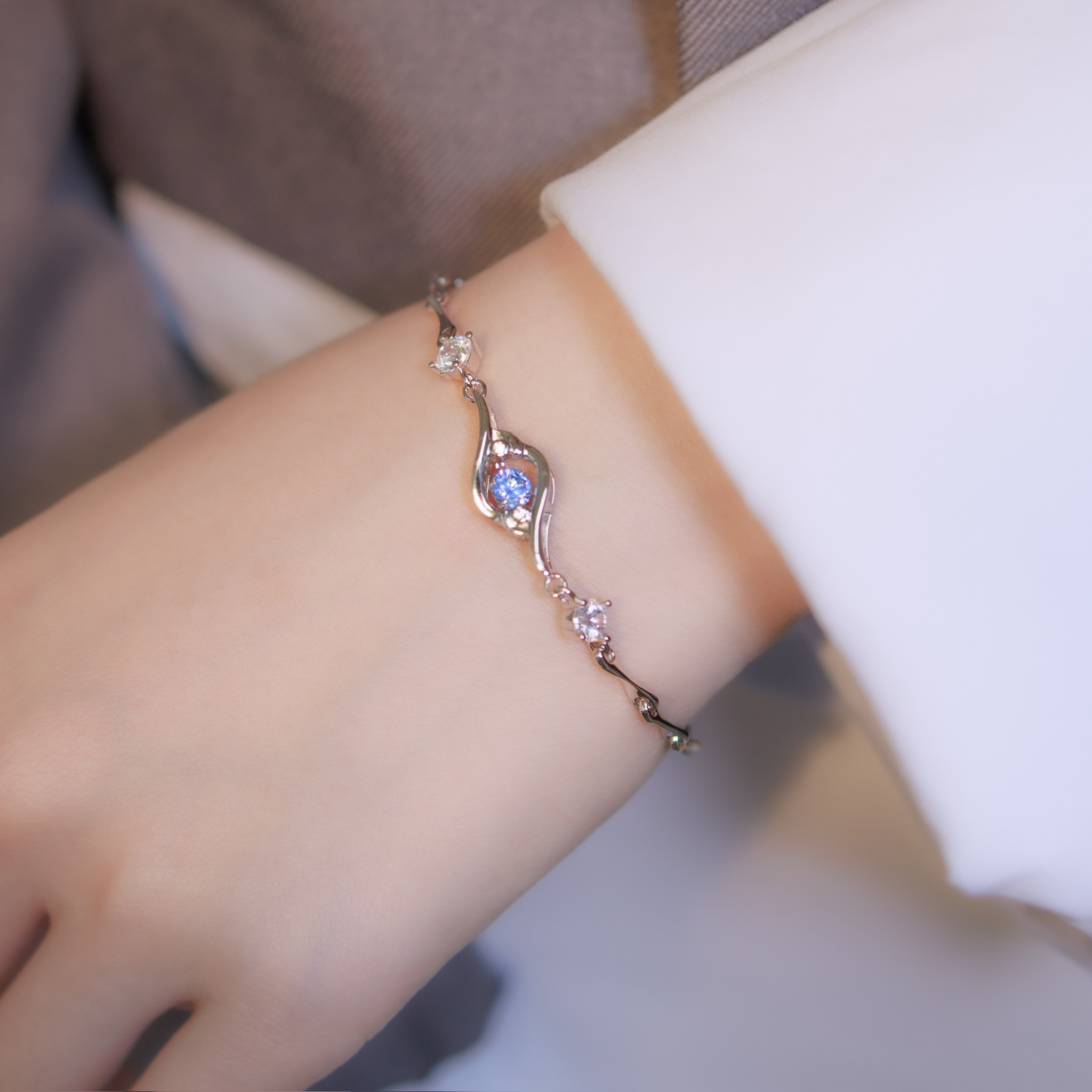 | 925 Silver・White Gold・Rose Gold | Dancing Happiness Circle Bracelet（Silver / Rose Gold） | BR1001 |
