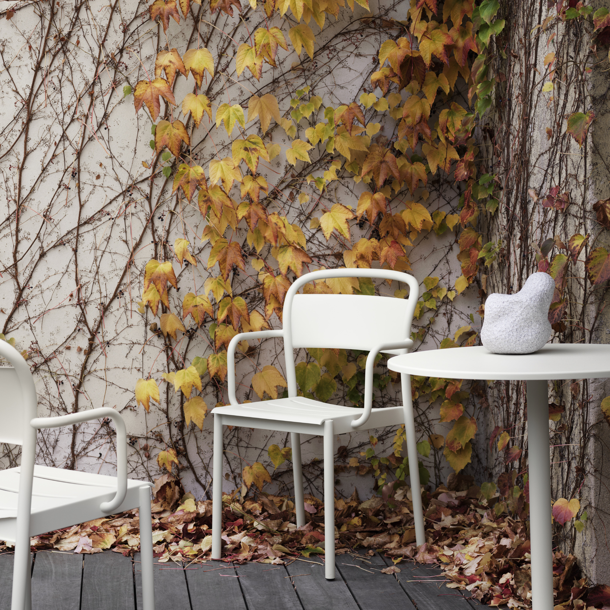 (Pre-Order) Linear Steel Cafe Table Round 70 x 73 by Muuto