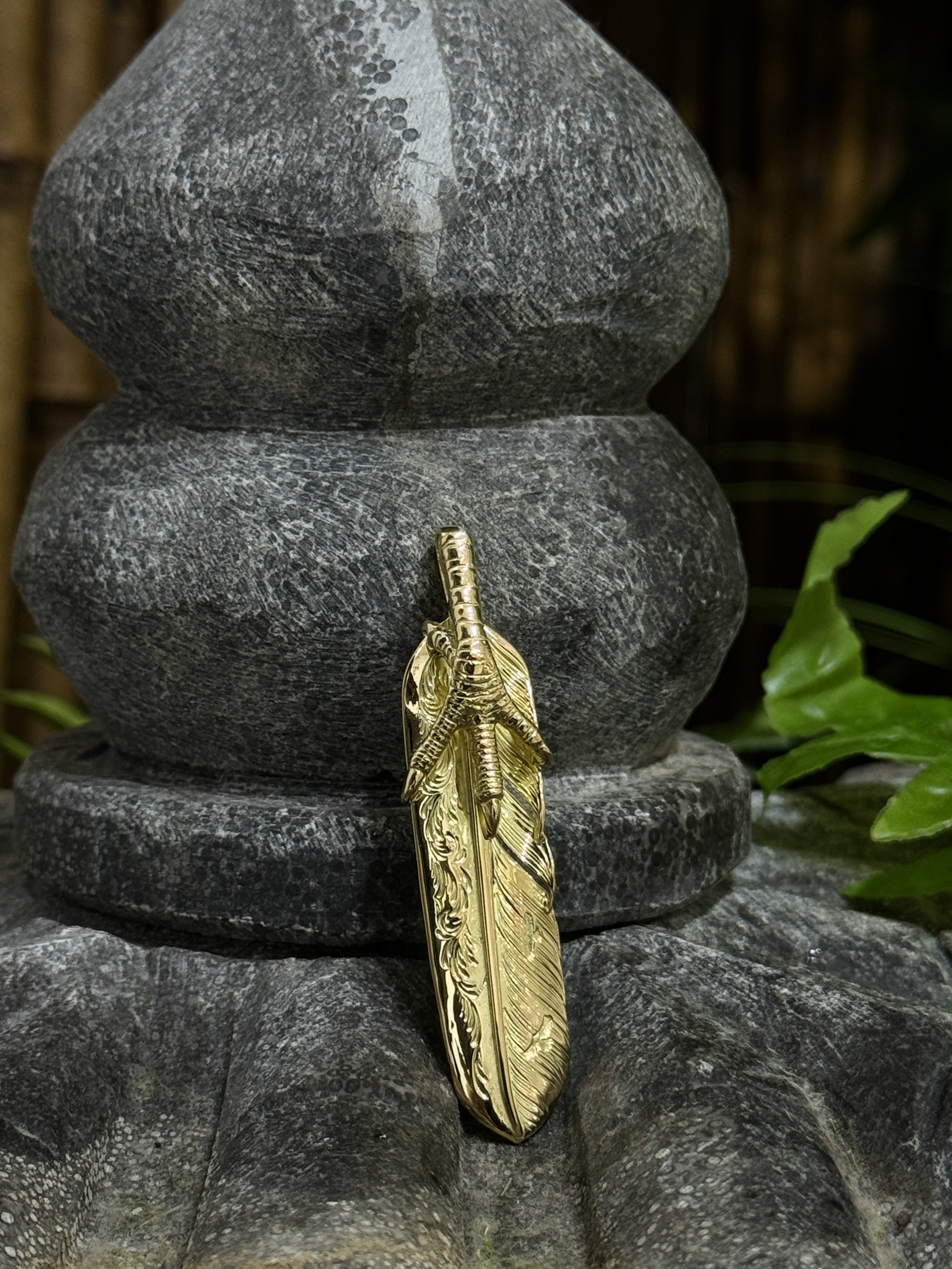 唐銅撚線平象嵌八角花器 / Bronze Vase (inlayed color metals