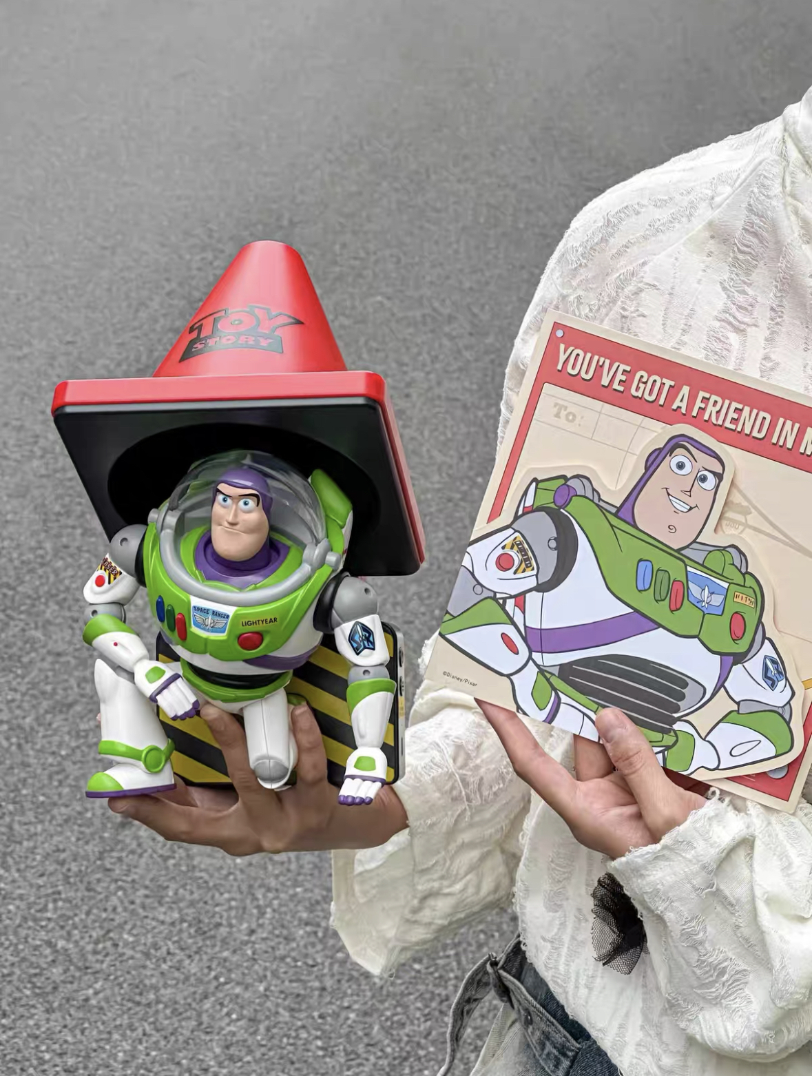 Disney 迪士尼 正版授權 玩具總動員 巴斯光年路障燈 公仔 夜燈 三角錐/預購