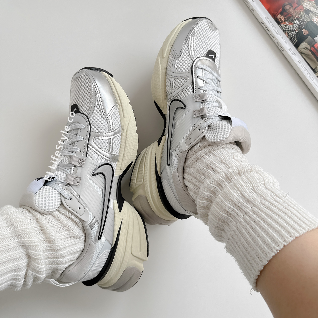 NIKE V2K RUN RUNTEKK 白銀 女鞋 Y2K 奶油底 FD0736-100 / 現+預