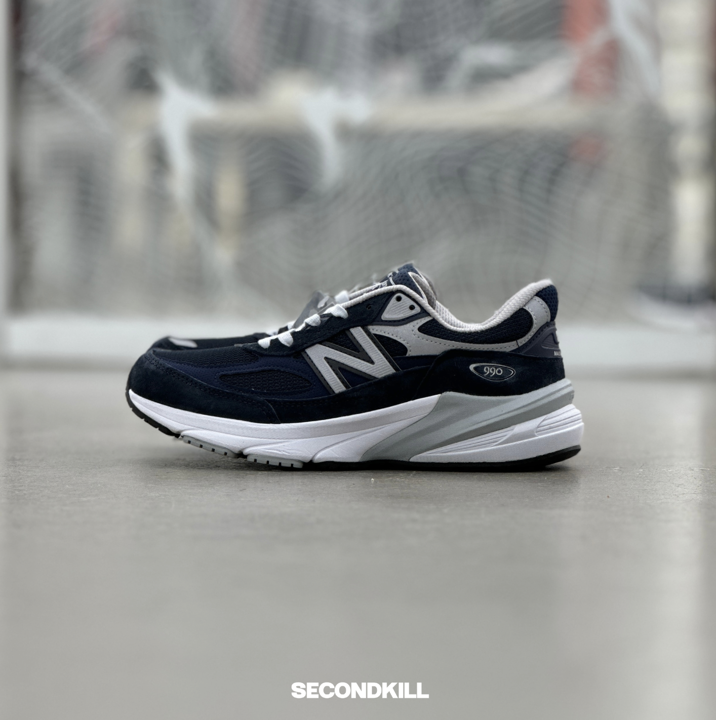 New Balance M990NV6