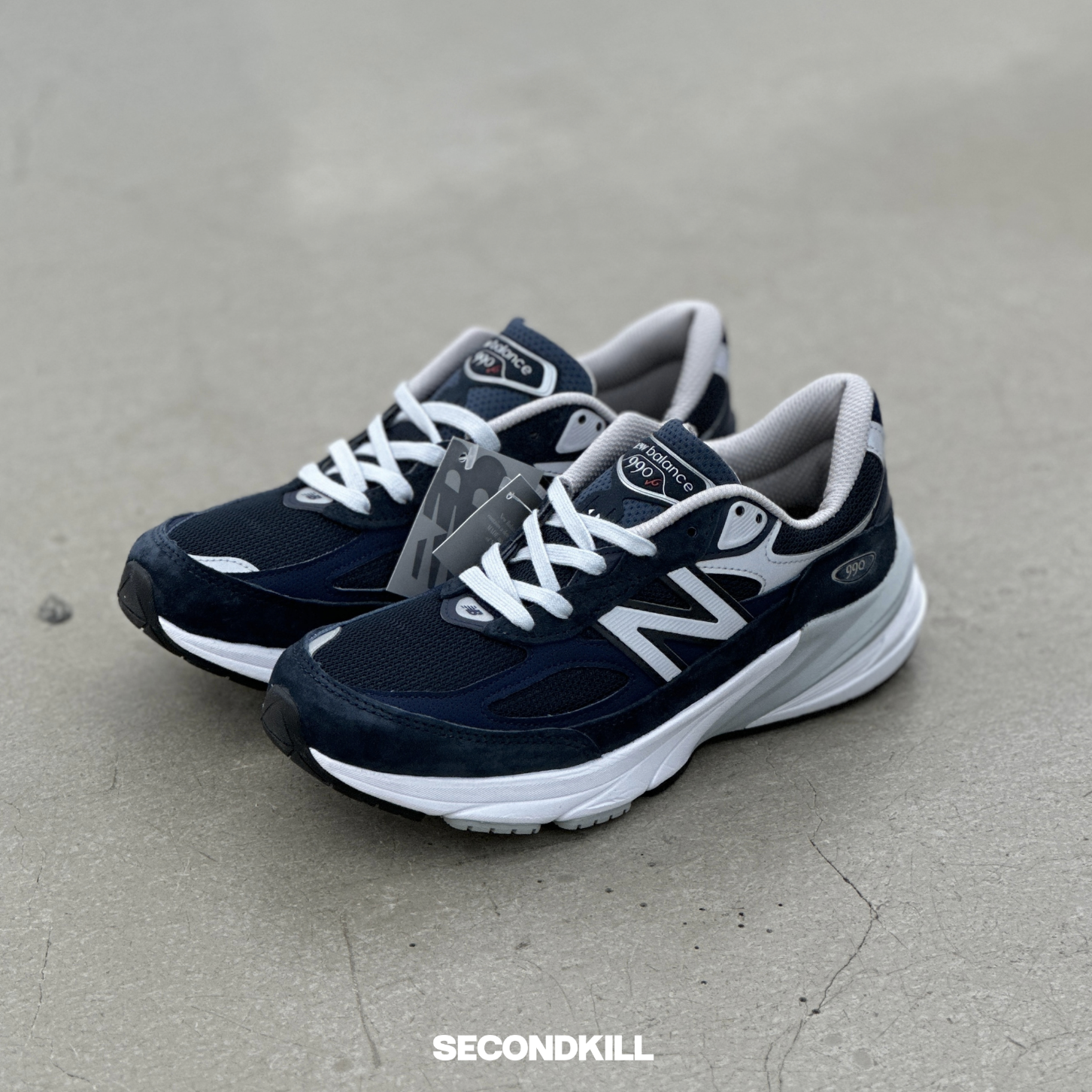 New Balance M990NV6