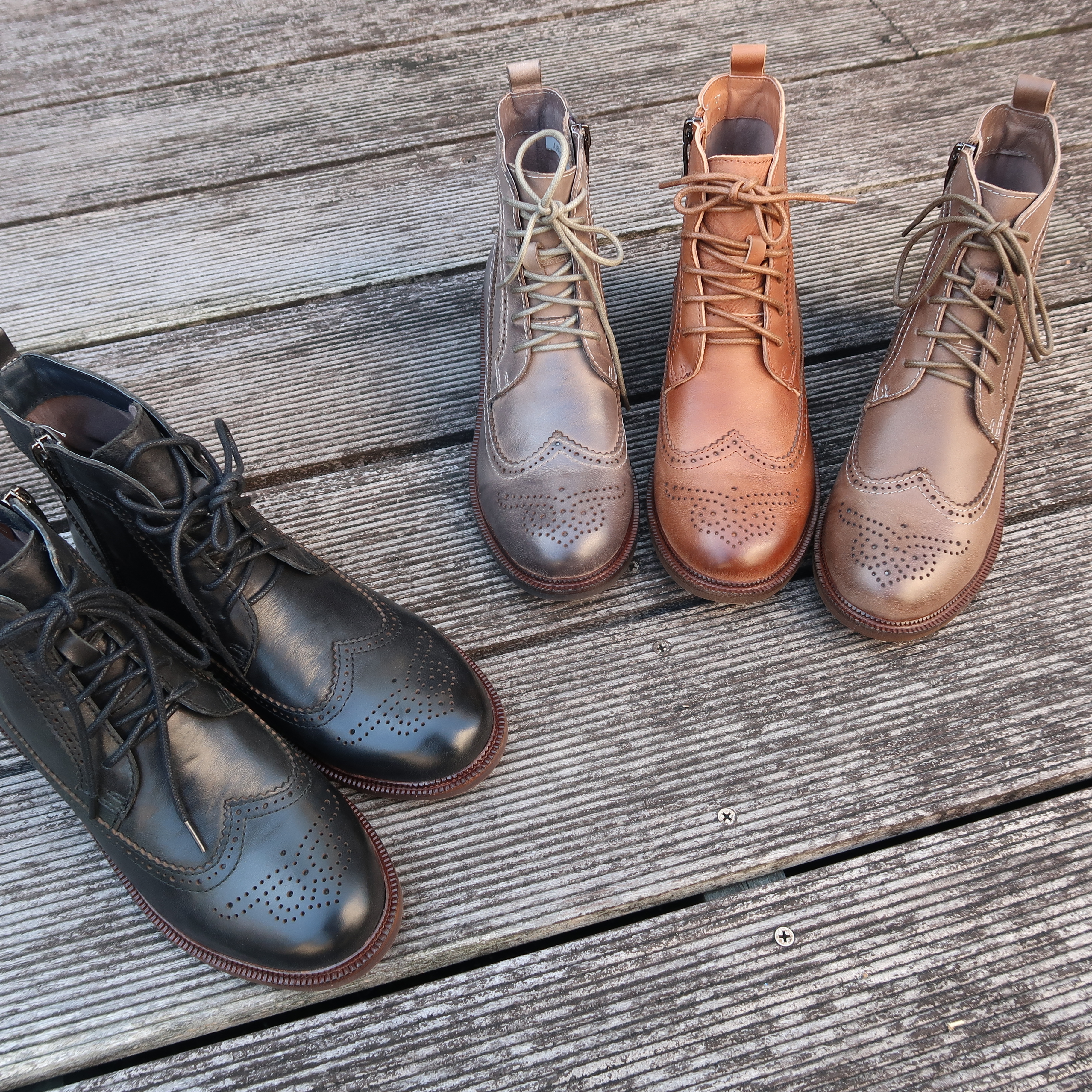 【牛津鞋不是雕花鞋】苯染牛皮雙色擦色綁帶小木跟六眼德比（Derby）拉鍊短靴