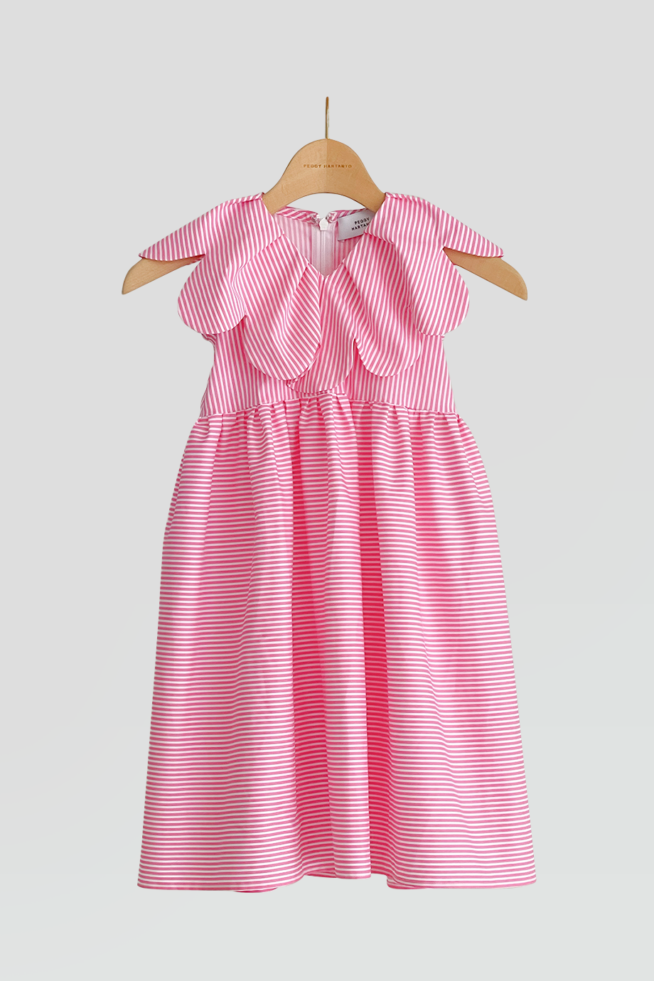 PEGGY HARTANTO｜VIBRATO 花瓣領無袖拼接條紋女童洋裝