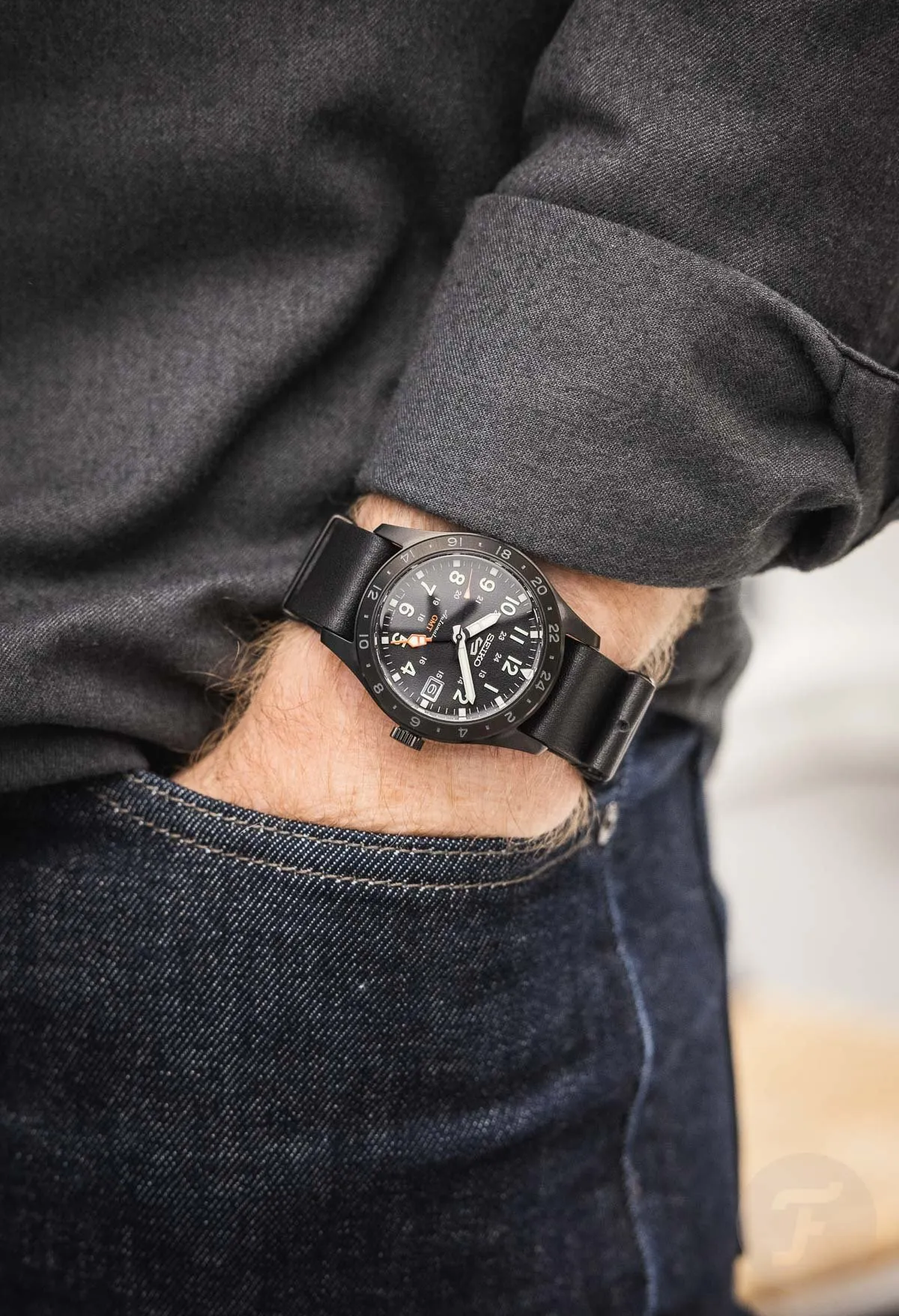 萬年鐘錶 - SEIKO  5 Sports    GMT雙時區指針復古皮革款機械男錶  SSK025K1 / 4R34-00C0C  錶徑39.4MM