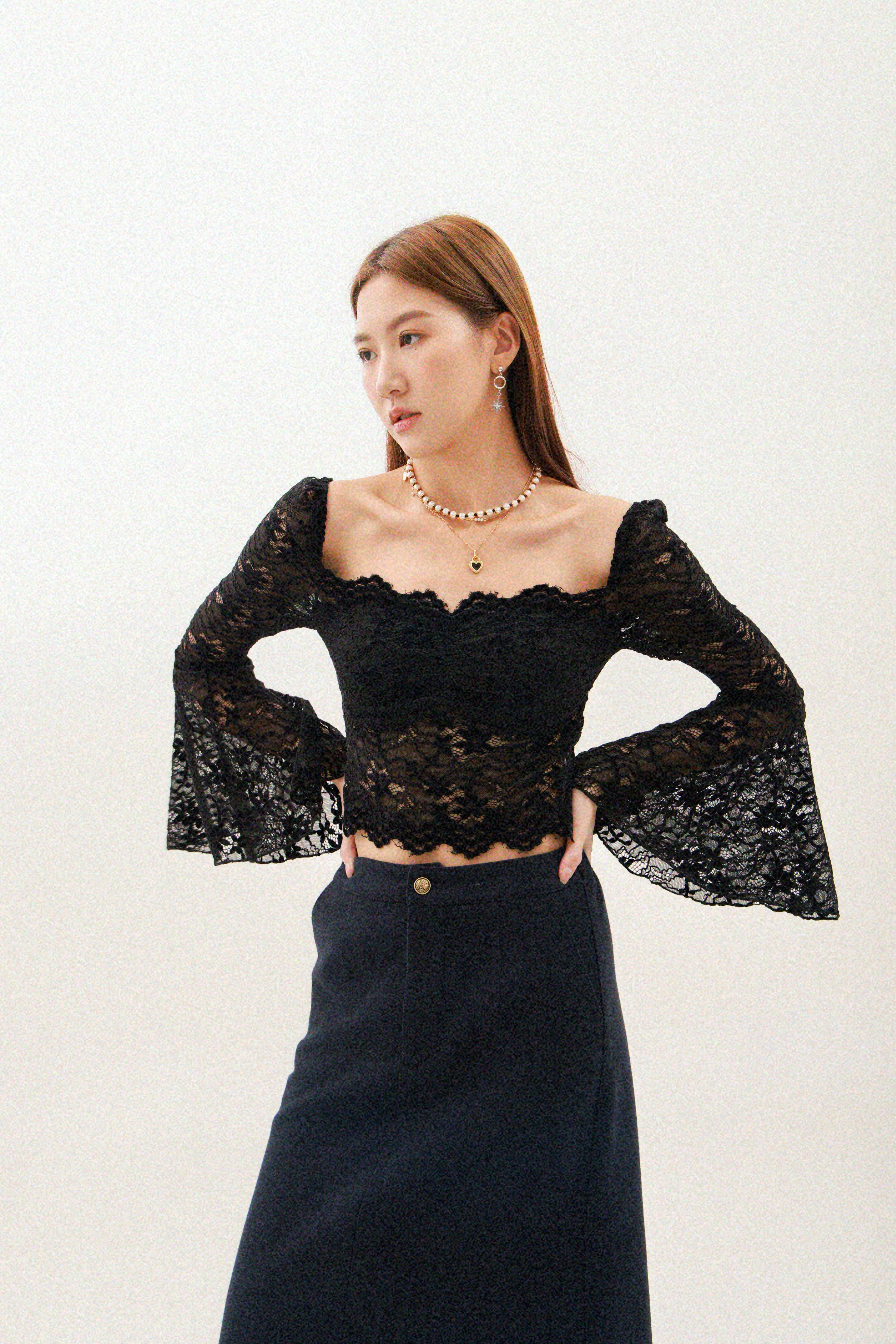 胸罩型喇叭袖蕾絲上衣（現貨款式）