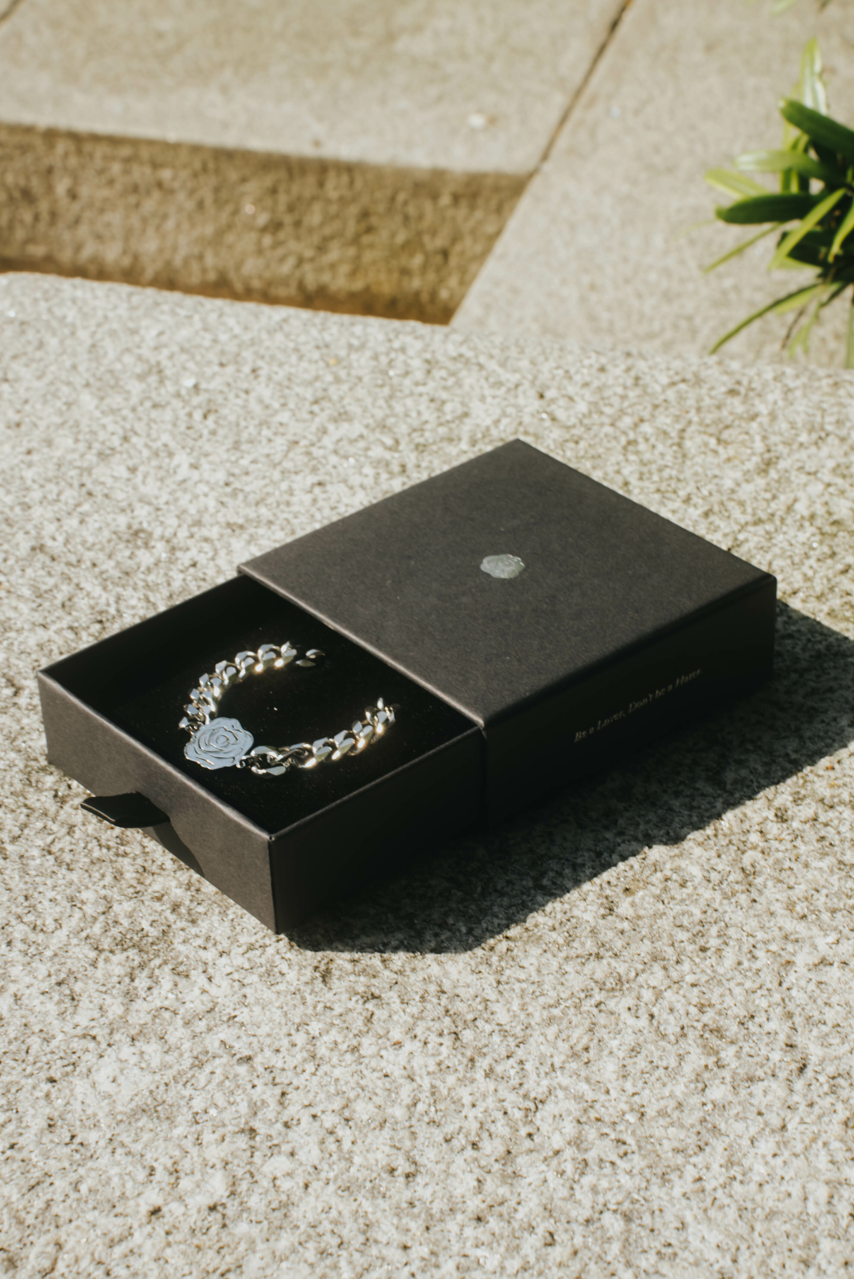 王ADEN《Be a Lover》玫瑰手鍊 (粗鍊)