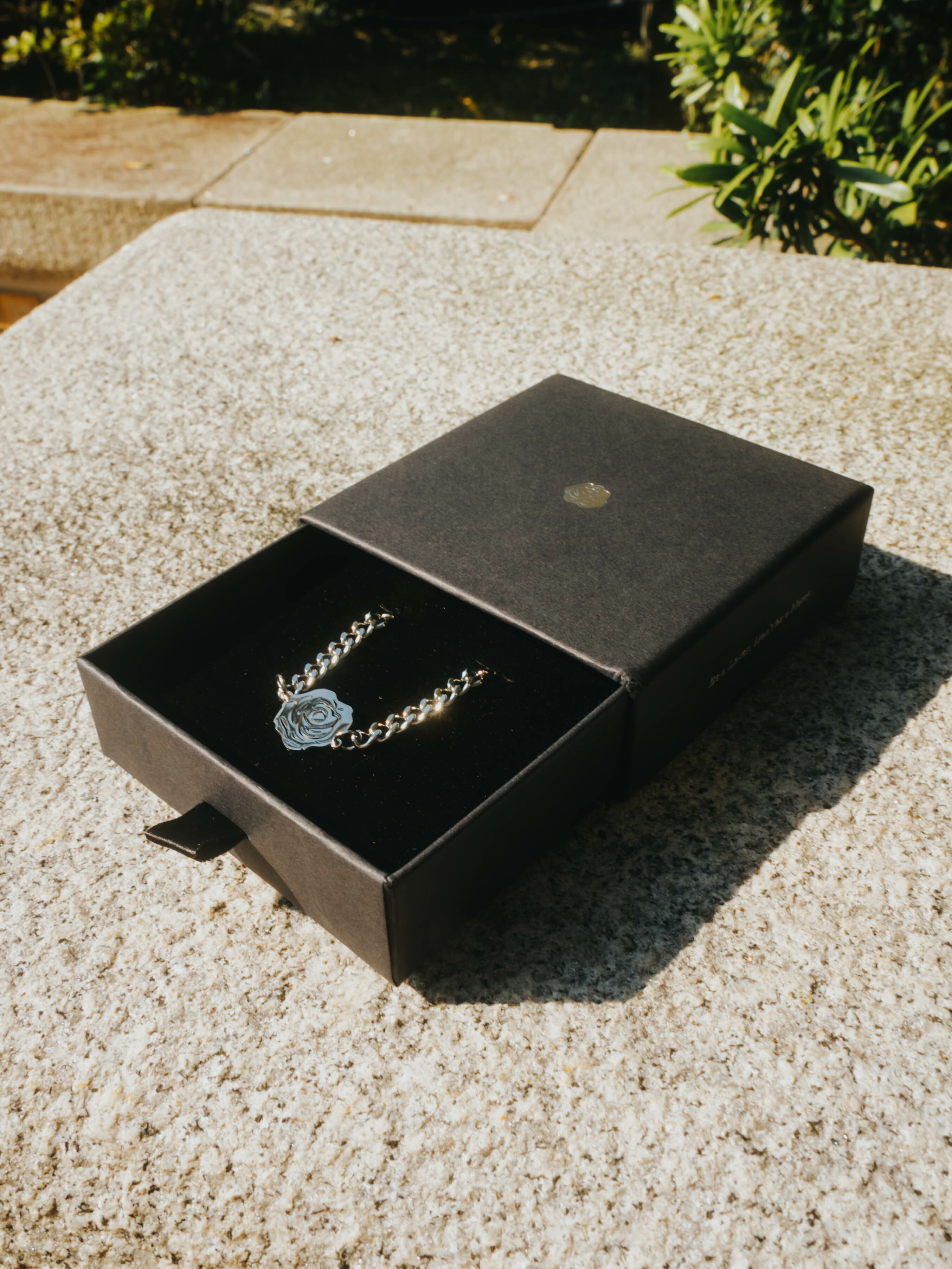 王ADEN《Be a Lover》玫瑰手鍊 (細鍊)