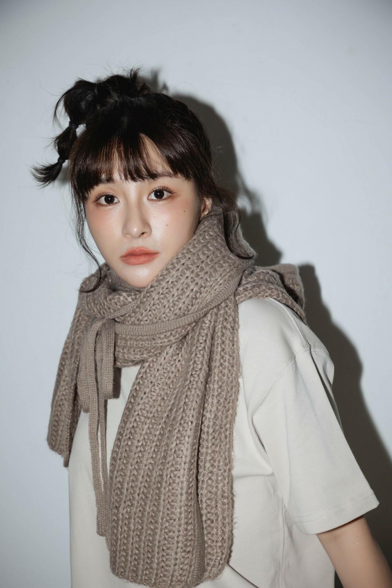 #KEEP x QUN 峮峮聯名款 沙色 黑色 粗針織 保暖 披肩 連帽圍巾【KS188】