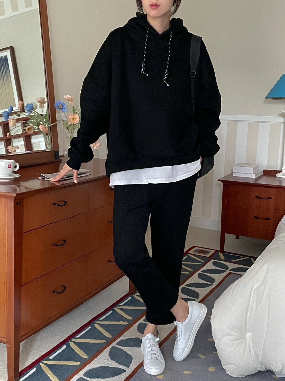 ᴴᴼᵀ ▸▸店長推薦◃◃ 秋冬新款/簡約黑後釦大口袋連帽套裝 MANIFEST正韓🇰🇷