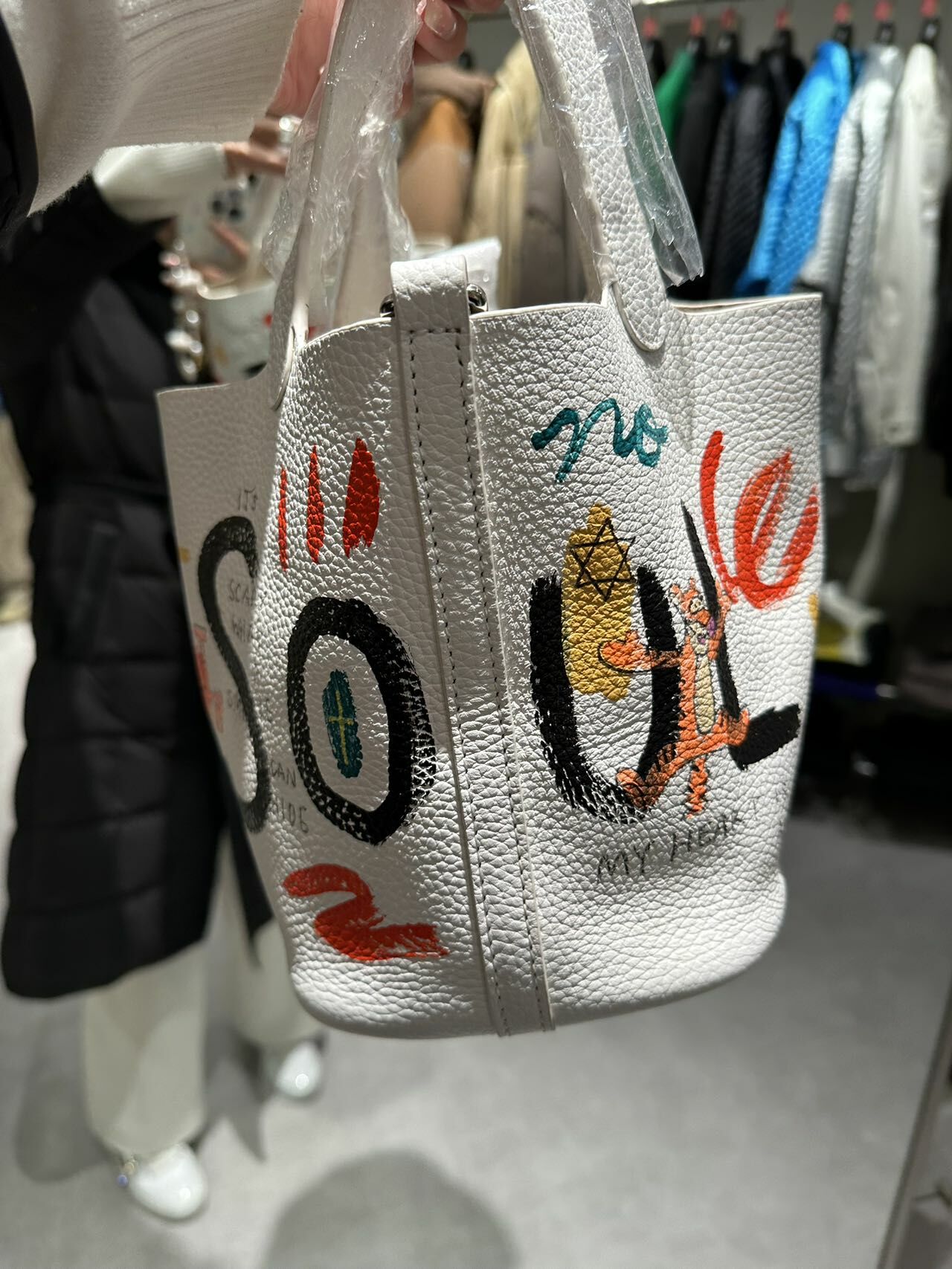 日本hand painting 包包 白色跳跳虎款 -M