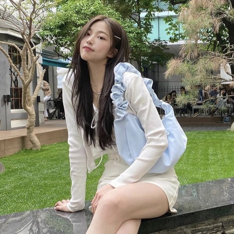 韓國限定🇰🇷 CARLYN BABE BAG M 可調節 亮面 灰色 寶寶藍 / 預購