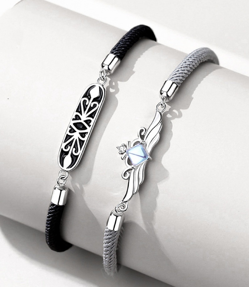 「公主和騎士 」情侶手鏈 | S925純銀 | 免費刻字