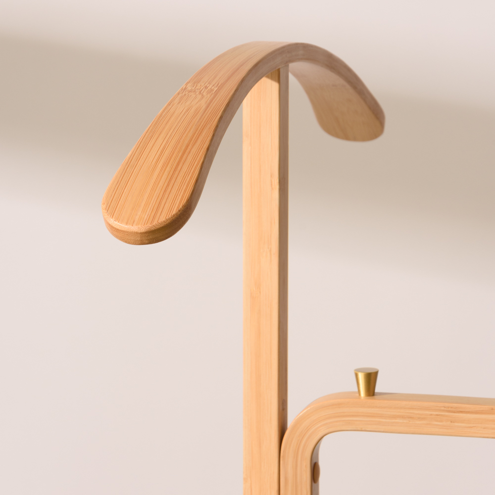 RICO 衣帽架最上方掛衣架的圓弧線條設計