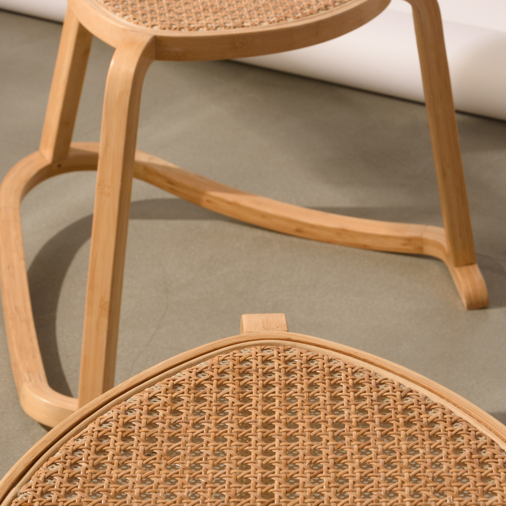 TRIRO搖凳的真藤椅面使用了雙層結構加強承坐的舒適性