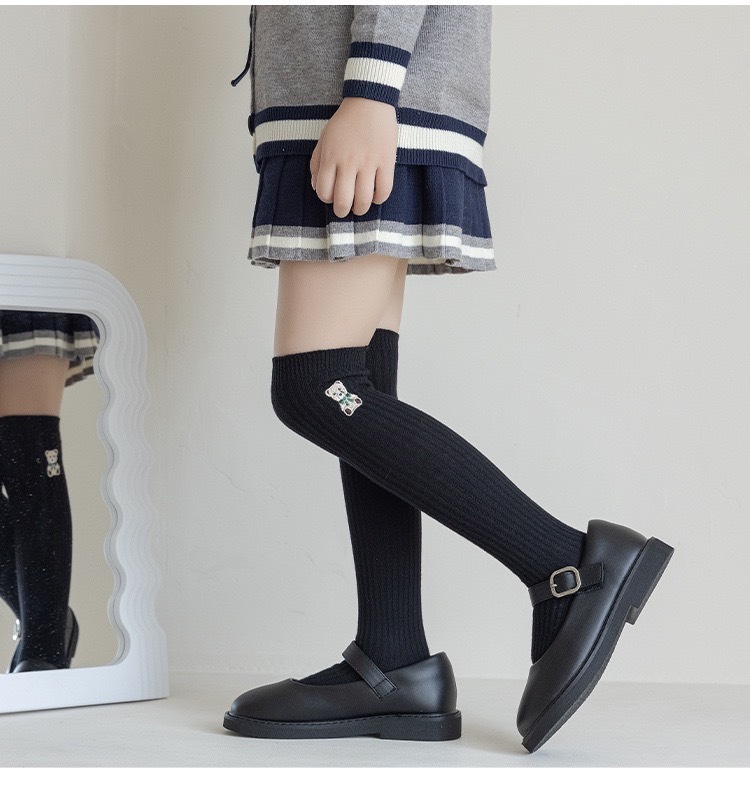 刺繡熊熊過膝長筒襪