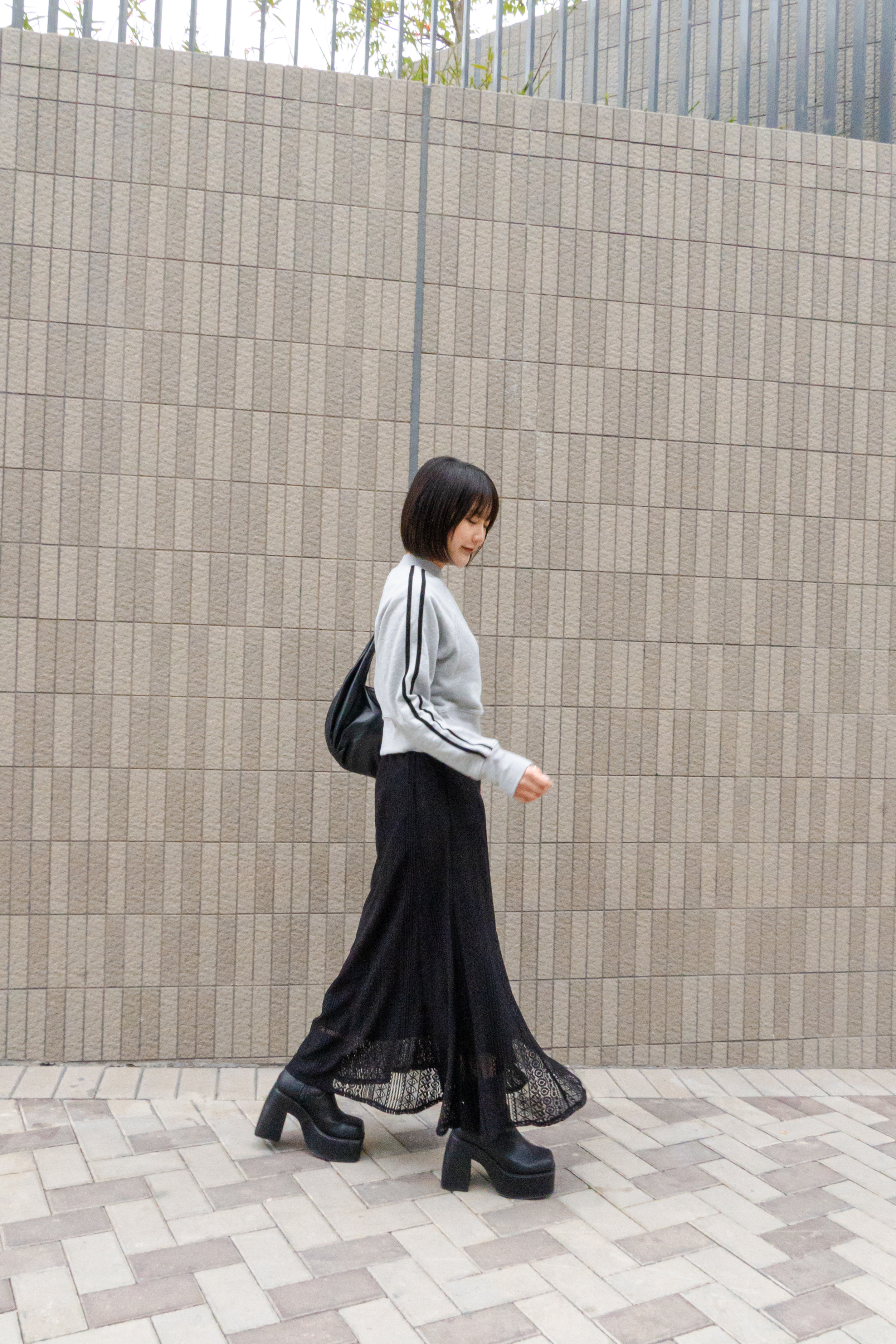 9943 ｜ 通花布微透裙擺魚尾裙