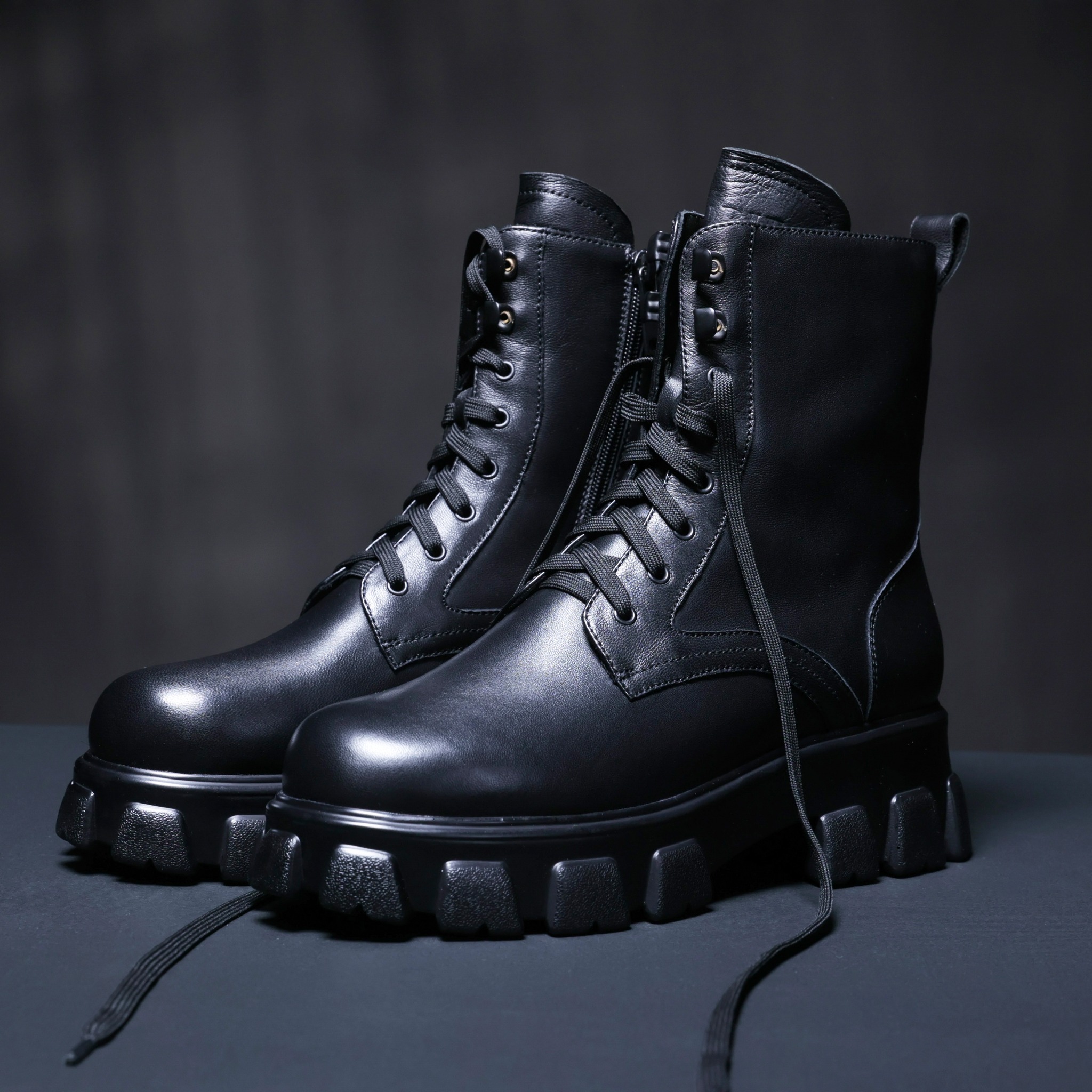 COBIE獨家款！內外全真皮超修飾顯高䠷側拉鍊厚底軍靴6cm無痛增高