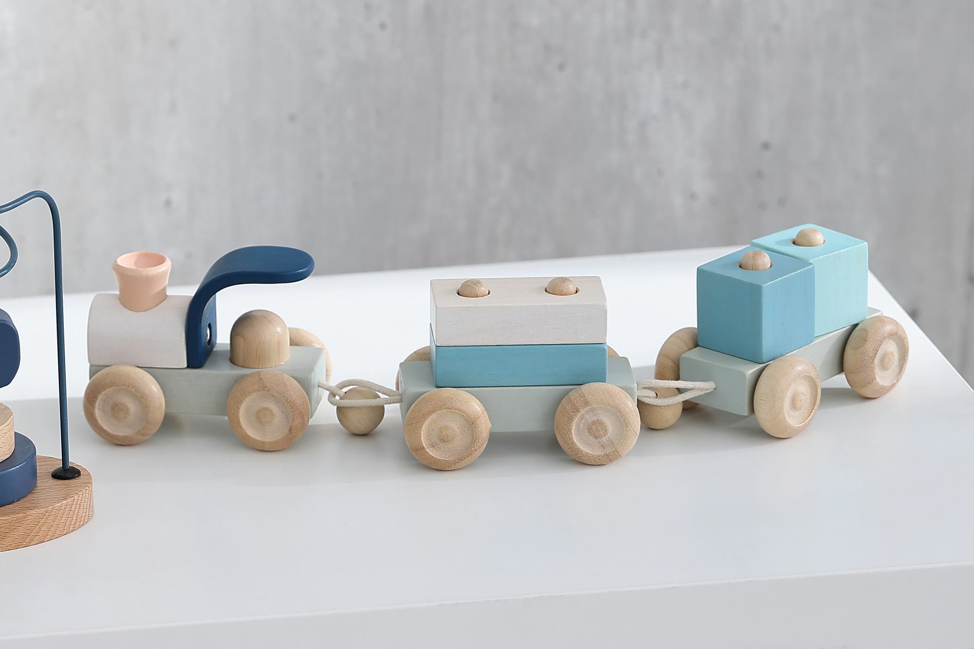 一個泰國plantoys的積木小火車