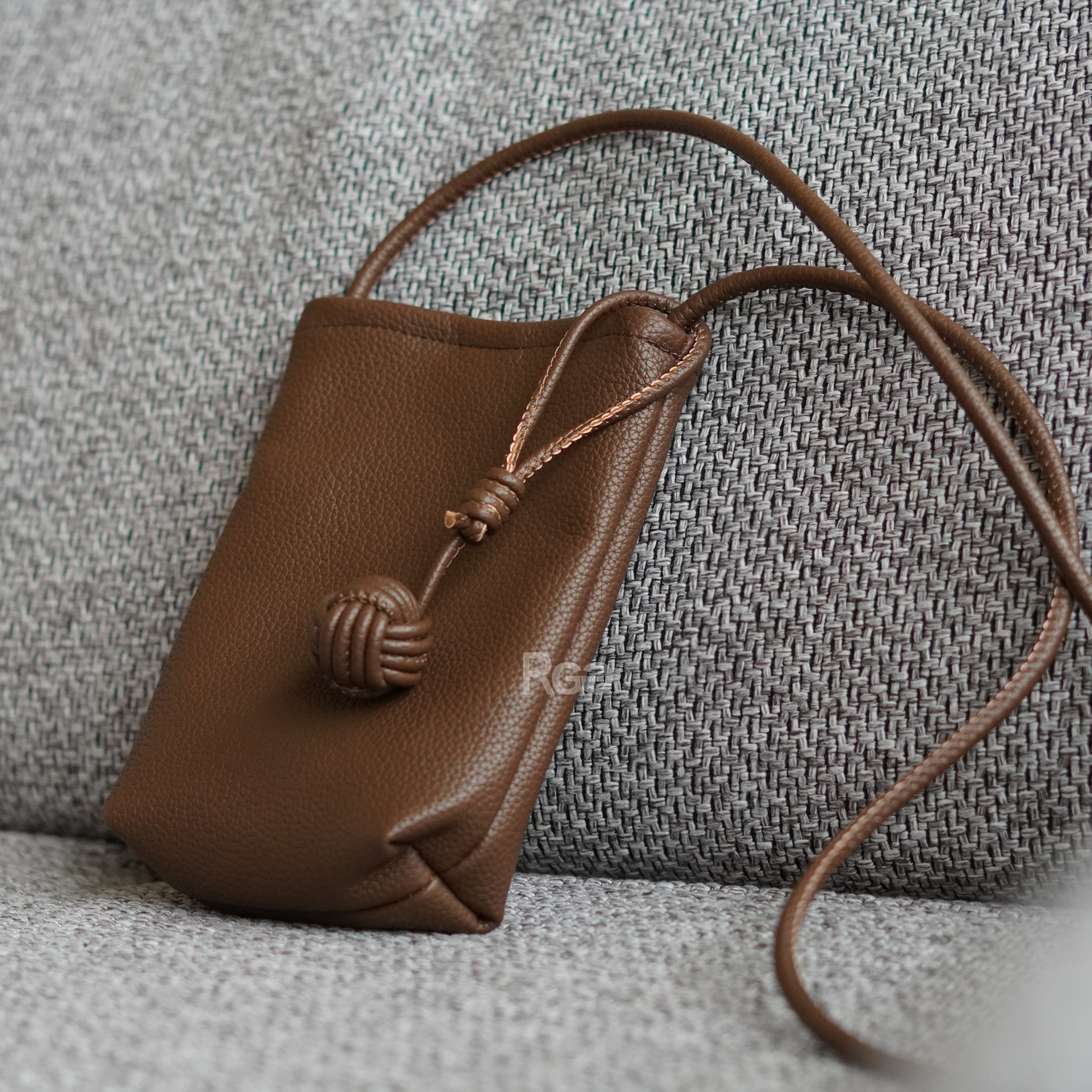 編織球側背小包美拉德咖色