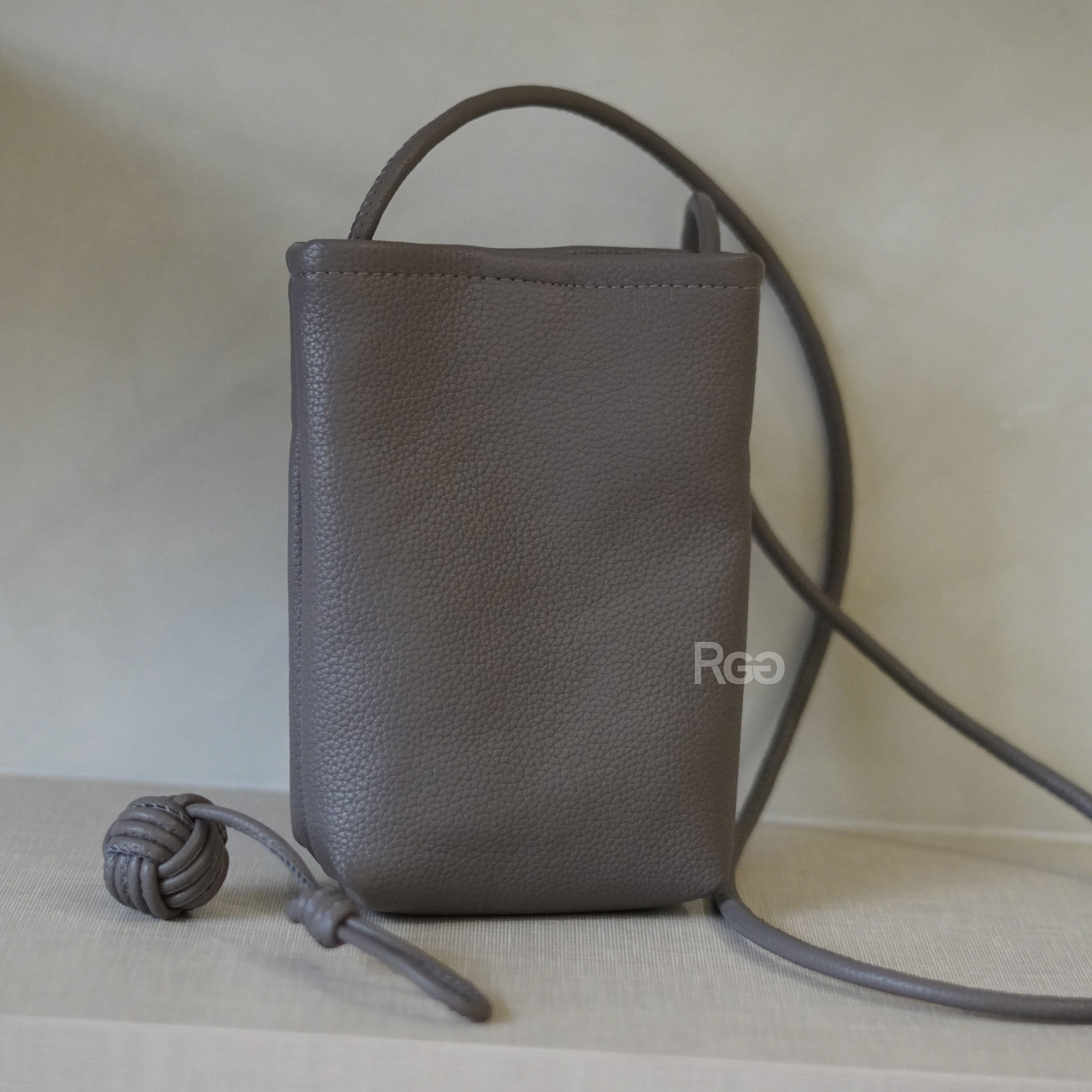 編織球側背小包細節照