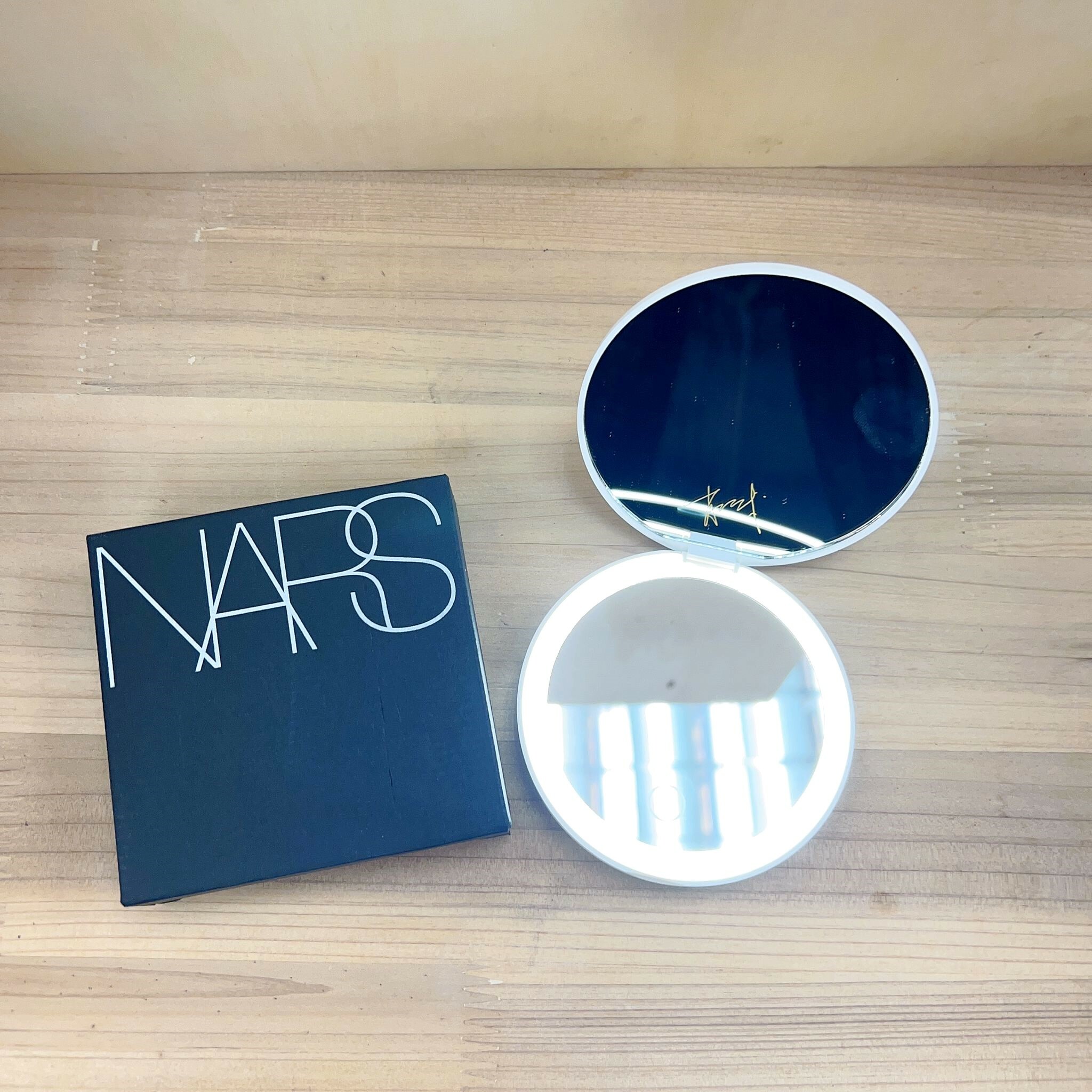 NARS 鏡盒 + LED 燈