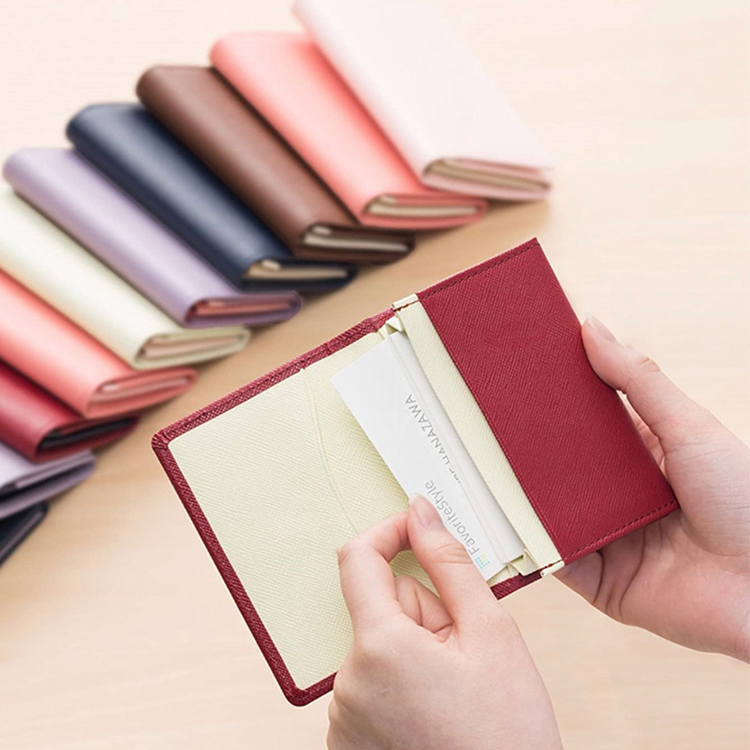 真皮十字紋簡約名片包