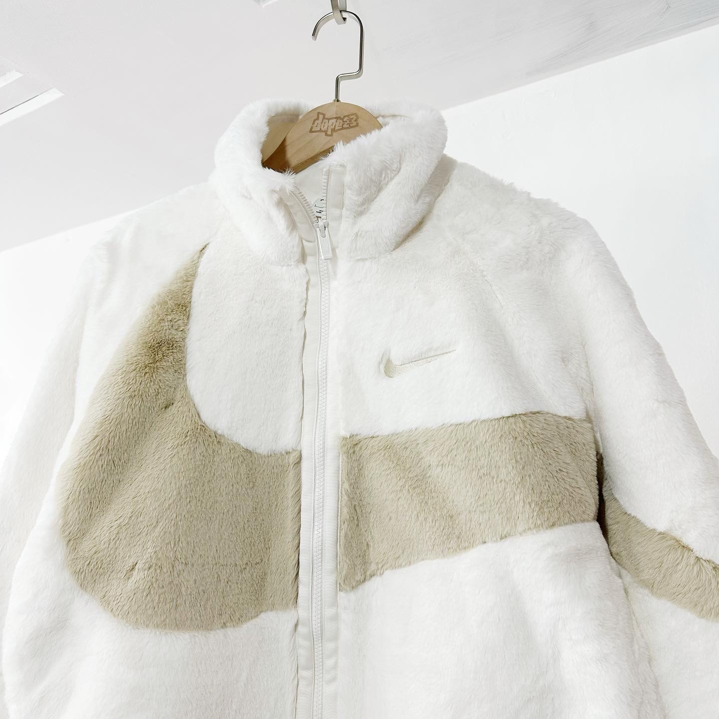 nike swoosh teddy jacket