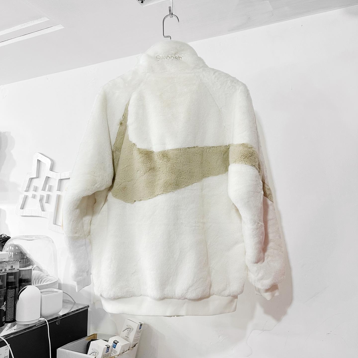 Nike NSW Big Swoosh Fur Jacket White 滑身毛毛褸外套 （Man）