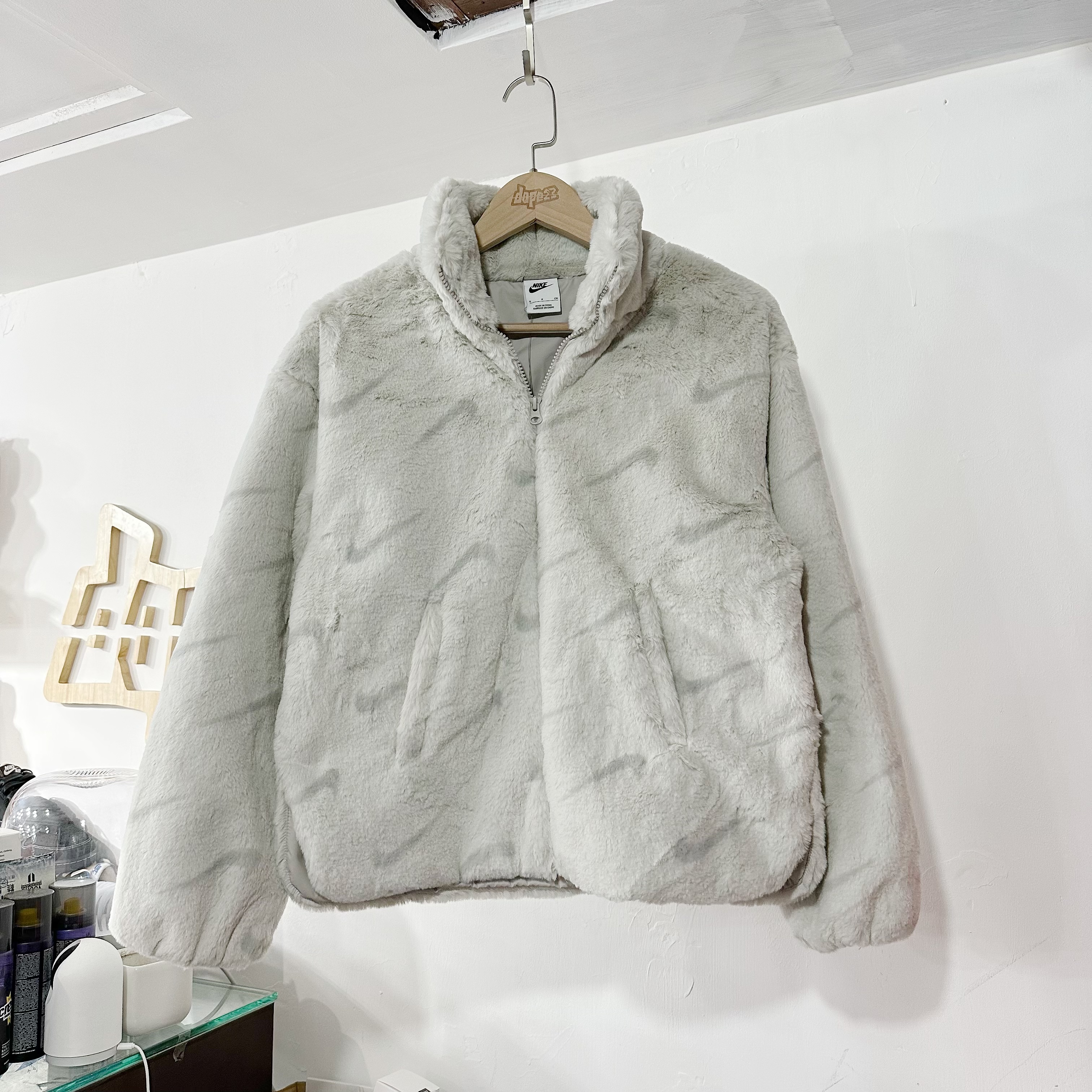 Nike Swoosh Fur Jacket Woman White Grey  淺灰色 小鉤外套