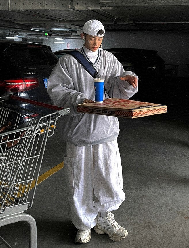 Aurocean 簡約加絨寬鬆V領棒球衛衣