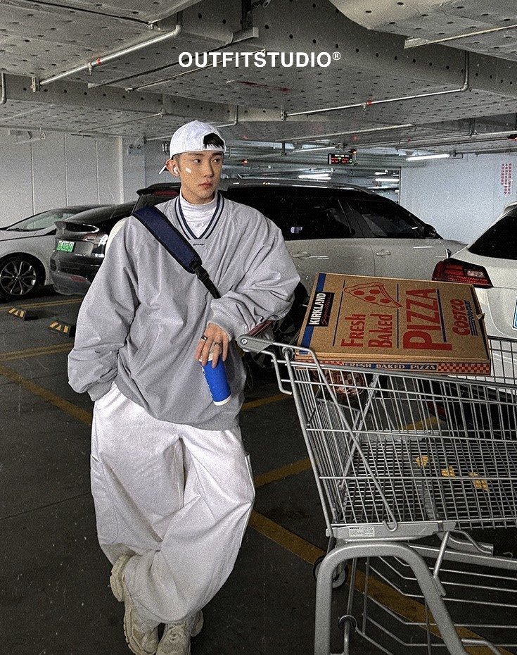 Aurocean 簡約加絨寬鬆V領棒球衛衣