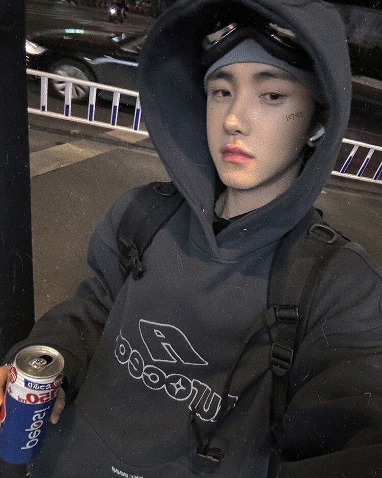 Aurocean 520克重磅簍空字體搖粒絨連帽衛衣