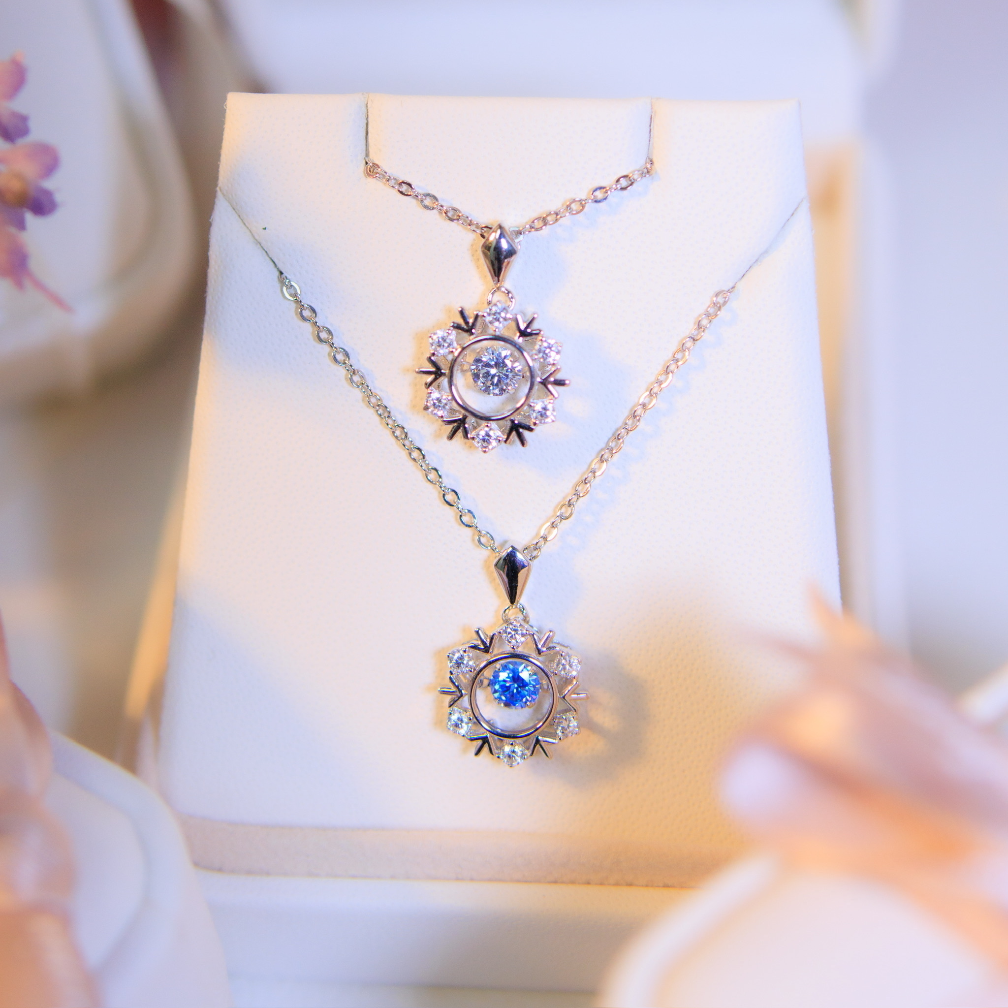 | 925 Silver・ White Gold  | Dancing Snowflake Necklace（White/Blue） | NE1028 |