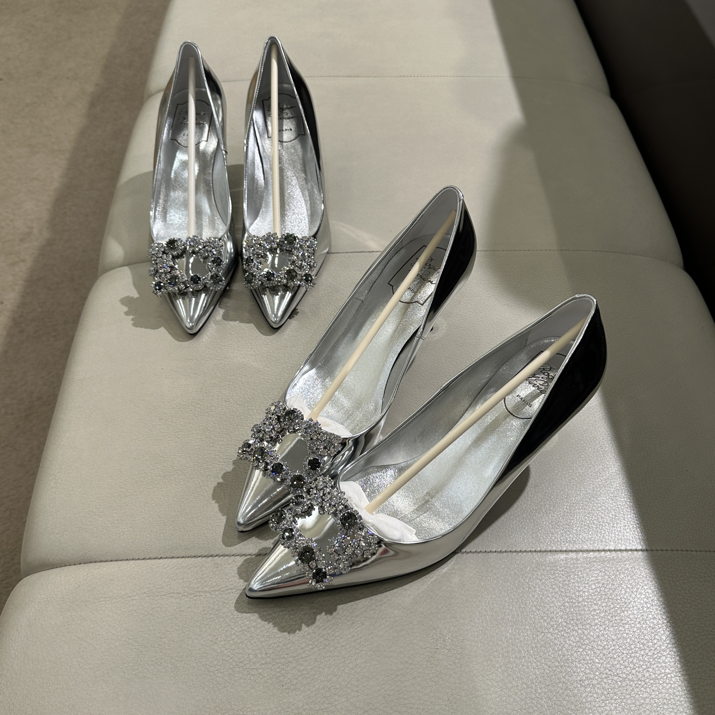 Roger Vivier RV flower strass satin heels 65mm Multi color