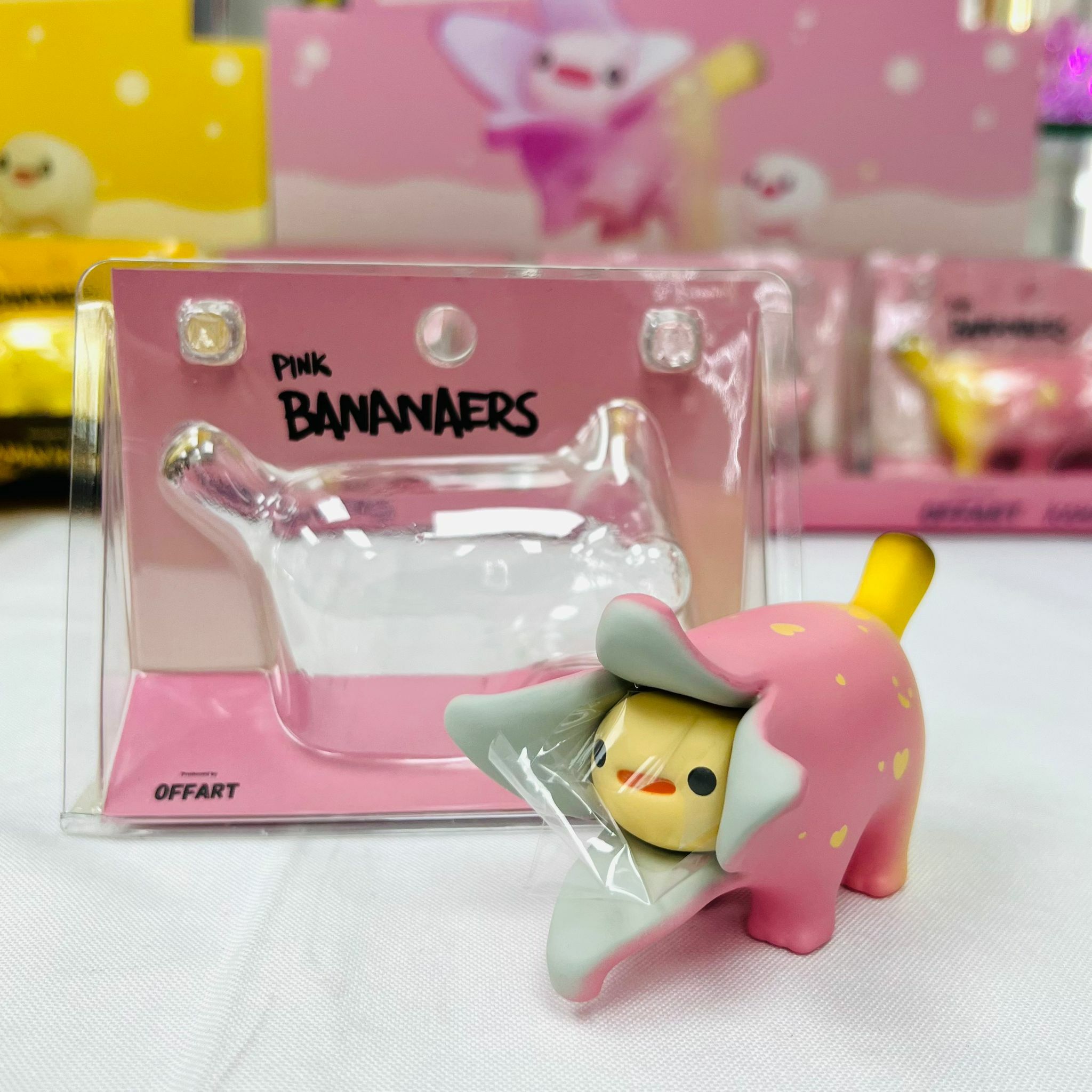 Bananaers Dog小蕉狗 戀粉版by OFFART x Kamanwilliam