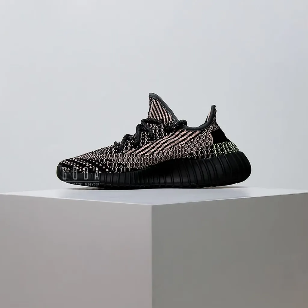 Adidas Yeezy Boost 350 V2 Yecheil (Non-Reflective) 黑彩虹天使 鞋帶反光 FW5190