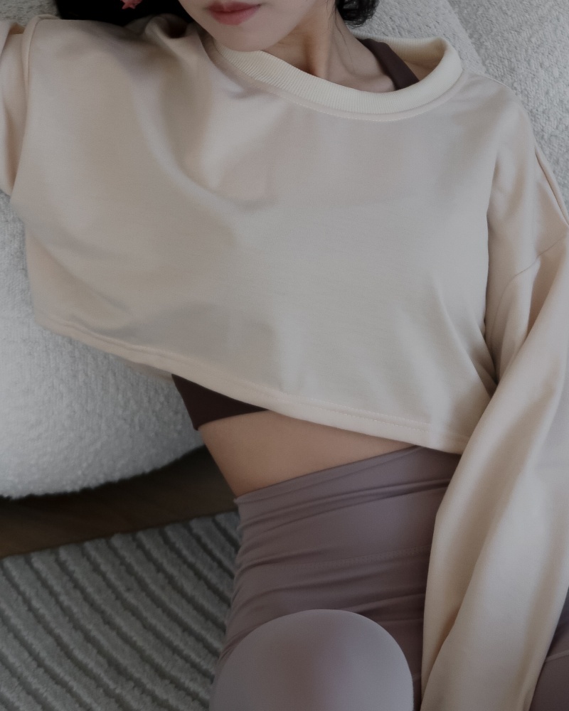 Oatmeal latte crop top  燕麥拿鐵短版上衣