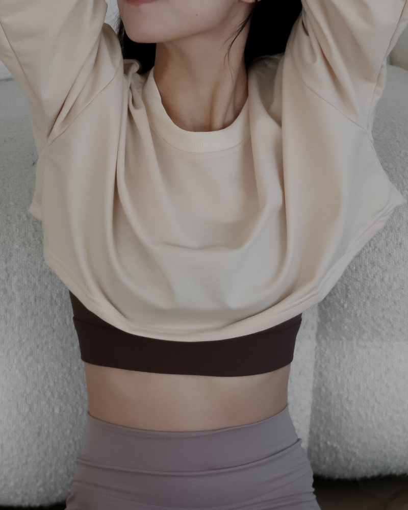 Oatmeal latte crop top  燕麥拿鐵短版上衣