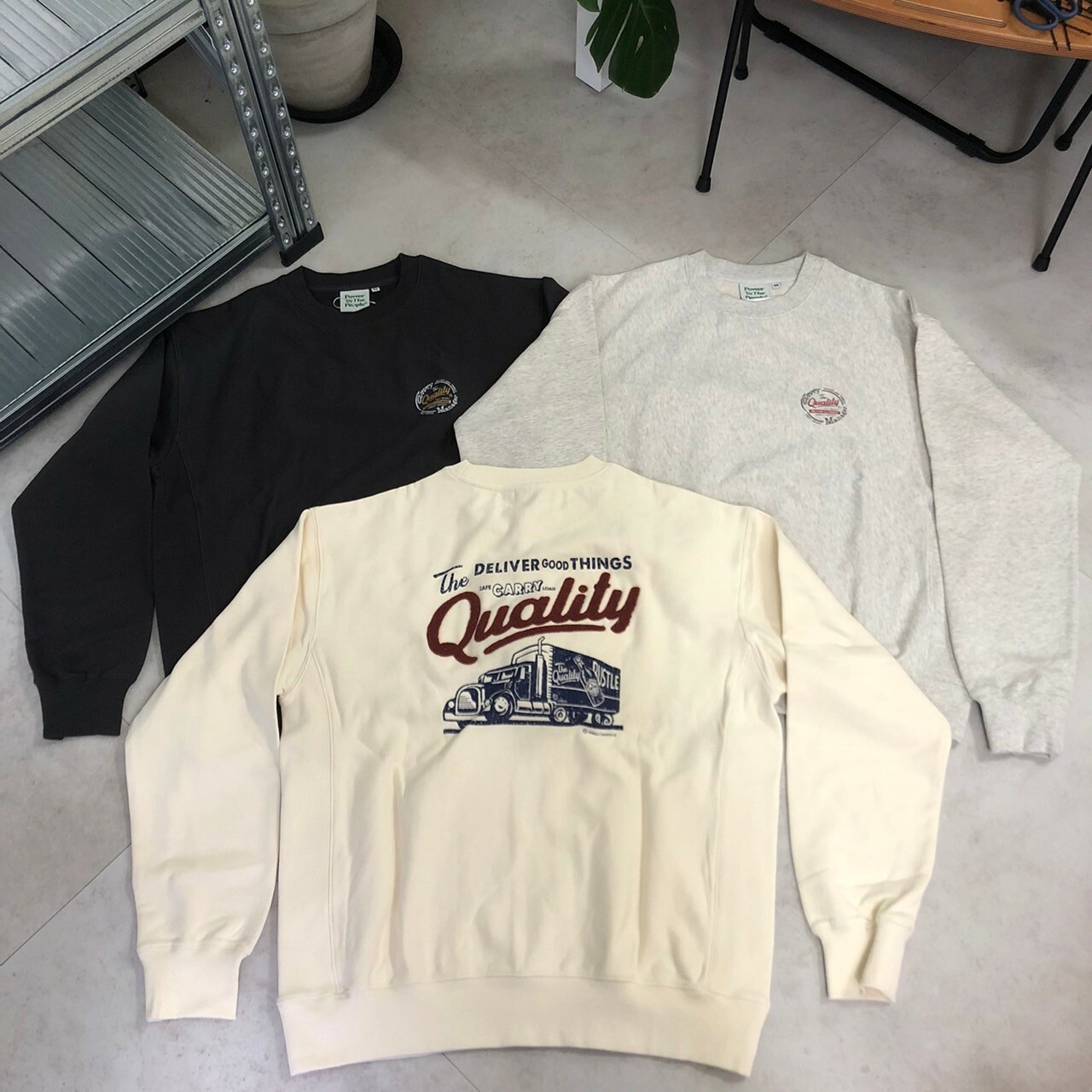 Power To The People 卡車刺繡長Tee 4301051-103