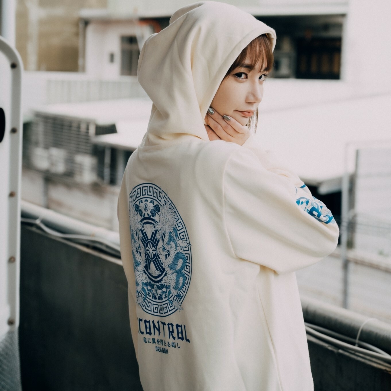 XCTRL 青花瓷龍帽T-奶油黃