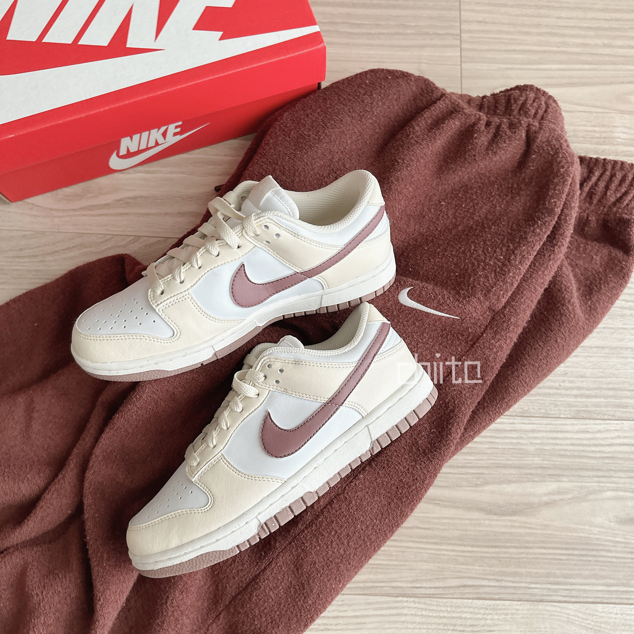 Nike DUNK LOW 榛果香草