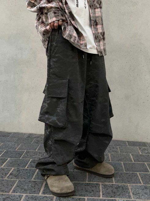 淨色暗紋可束腳工裝合成皮鬆身褲 MONTH-007P