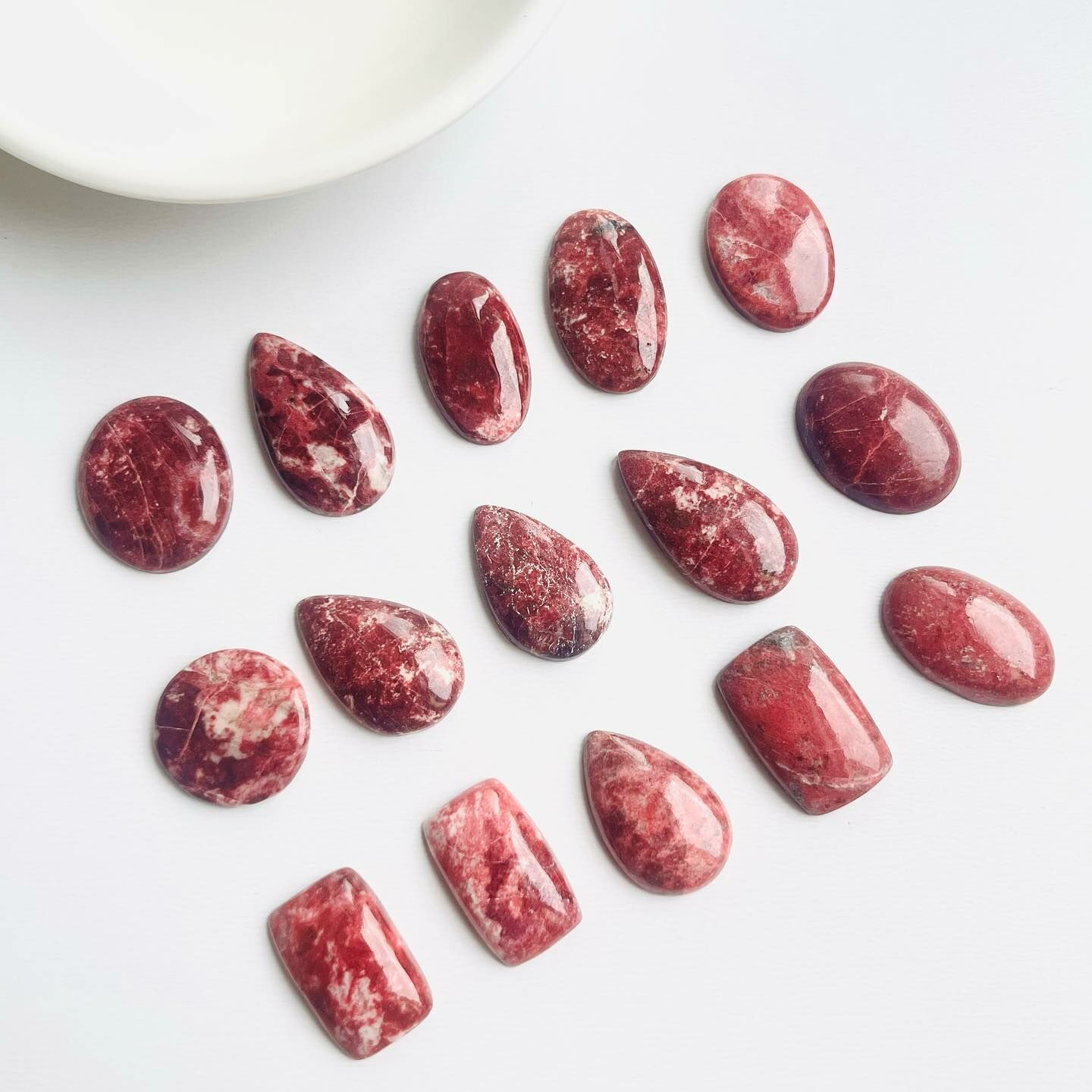 [原石] 異性石 水晶墜面